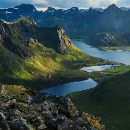 Leilighet Med Balkong Og Havutsikt Pa Napp. Экстерьер фото