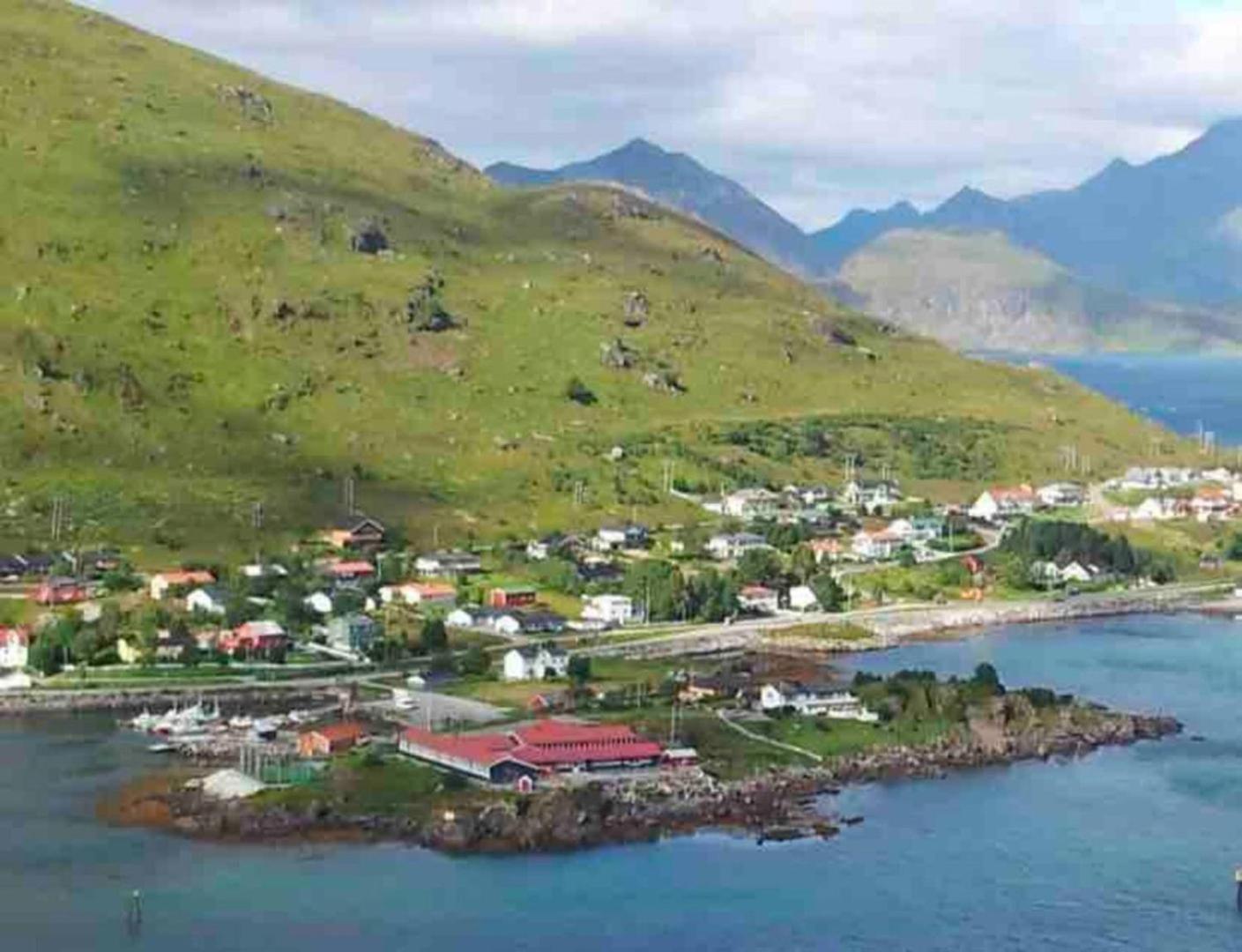 Leilighet Med Balkong Og Havutsikt Pa Napp. Экстерьер фото
