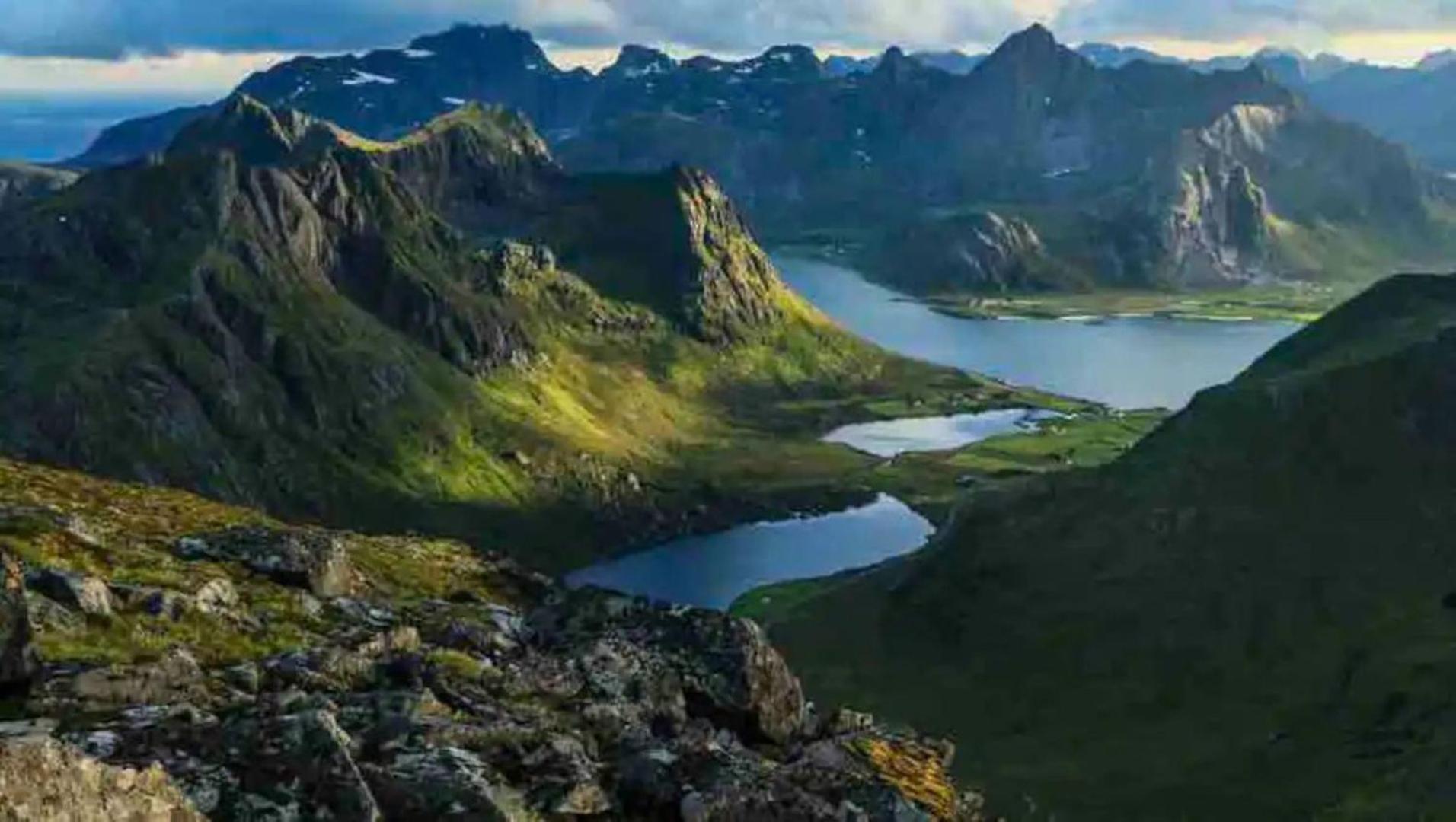 Leilighet Med Balkong Og Havutsikt Pa Napp. Экстерьер фото