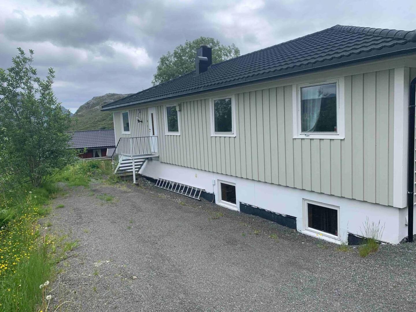 Leilighet Med Balkong Og Havutsikt Pa Napp. Экстерьер фото
